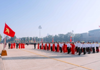 HANEL BÁO CÔNG DÂNG BÁC VÀ TRI ÂN CỘI NGUỒN NHÂN DỊP KỶ NIỆM 40 NĂM THÀNH LẬP 